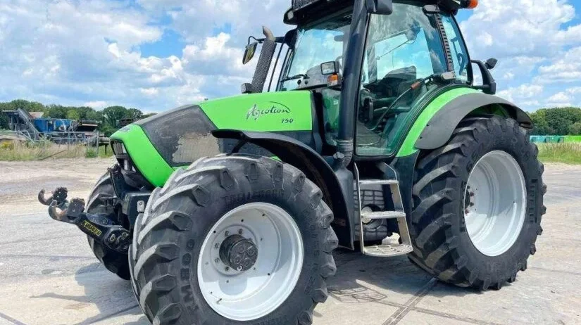 2002 DEUTZ – FAHR AGROTRON 150 TT3 Type d’annonce Occasion Type de machine Tracteur Marque DEUTZ – FAHR Modèle DEUTZ – FAHR AGROTRON 150 TT3 Poids 5810 kg Type de carburant Diesel Puissance 110 kw Année 2002 Transmission Mécanique Secteur d’activité Matériels Agricoles Heure 8992,1