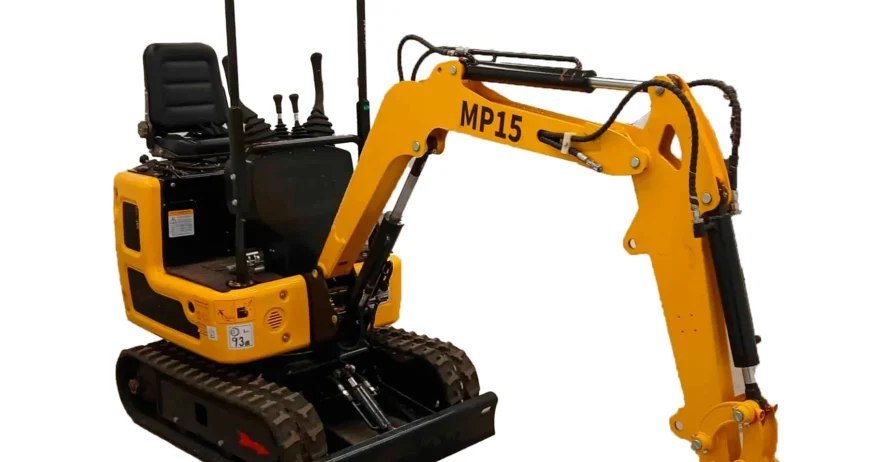 La Mini-pelle Machpro MP15 est l’outil parfait pour les travaux de terrassement, de creusement et de manutention dans des espaces confinés. Conçue pour allier puissance et compacité, elle est idéale pour les chantiers urbains ou les zones d’accès difficile. Caractéristiques principales : Poids : Environ 1,5 tonne, pour une maniabilité exceptionnelle dans les espaces réduits. Profondeur de creusement : Jusqu’à 2,5 mètres, permettant d’effectuer une large gamme de travaux. Portée de travail : Jusqu’à 4 mètres, avec un bras de levage optimisé pour une utilisation flexible et efficace. Dimensions compactes : Largeur de travail entre 80 cm et 100 cm, ce qui permet de naviguer facilement dans les ruelles étroites ou autour des obstacles. Moteur : Puissant moteur diesel de 10 à 15 chevaux, offrant une performance fiable pour les tâches les plus exigeantes. Stabilité et sécurité : Stabilisateur hydraulique pour garantir une base stable pendant les opérations de creusement et de levage. Commandes ergonomiques : Commandes simples et intuitives, avec des leviers ou un joystick pour un contrôle précis de la machine. Applications idéales : Creusement de tranchées Aménagement paysager Travaux de démolition légère Installation de canalisations et réseaux Levage et manutention de matériaux Grâce à sa conception légère et robuste, la Mini-pelle Machpro MP15 est un choix judicieux pour des projets nécessitant de la précision et de la flexibilité dans des espaces restreints.