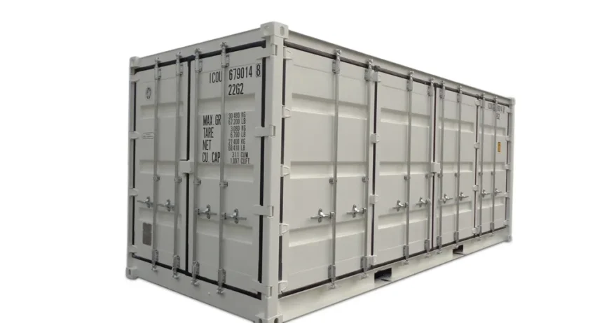 Container quasi neuf en acier Corten Portes à l’extrémités et sur toute la longueur Plancher bois marine 28 mm Boitiers protège cadenas Plaque de navigabilité (CSC) valide L : 6,06 m | l : 2,44 m | H : 2,59 m Surface intérieure : 13,86 m² Volume intérieur : 33,14 m³