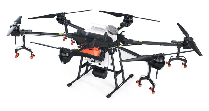 L’Agras T16 est un drone agricole gros porteur. Il supporte la charge utile la plus élevée et produit la plus grande largeur d’épandage de tous les drones agricoles conçus par DJI. Grâce à un matériel robuste ainsi qu’à l’intégration de l’intelligence artificielle et de la planification des opérations en 3D, le T16 propulse l’efficacité opérationnelle à un tout autre niveau.